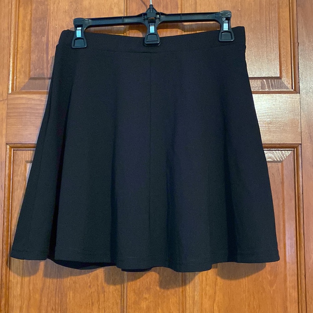 SHEIN Black Keyhole Back Mock Neck Crop Top & Skirt Set - Picture 8 of 10